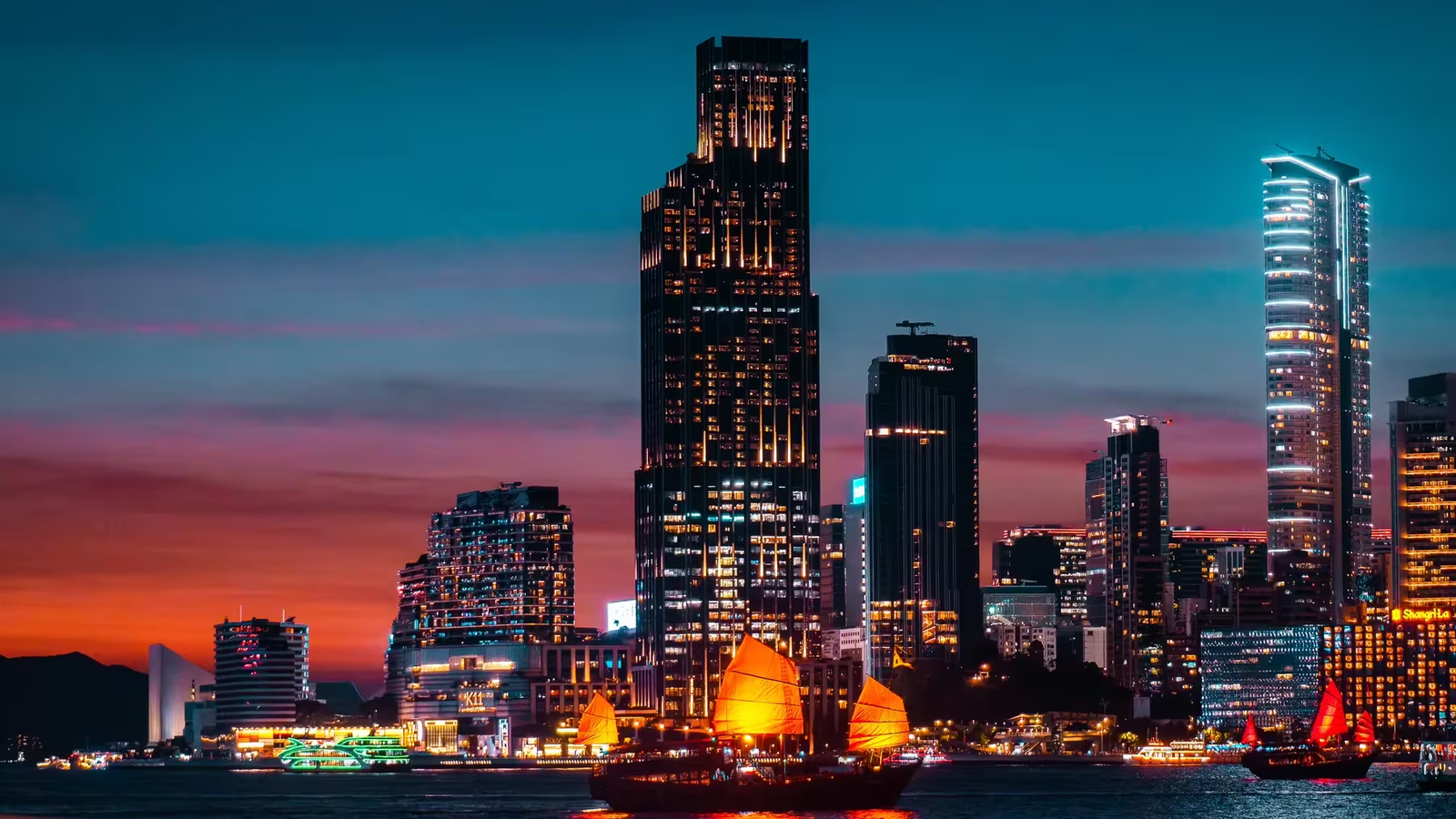 Official Rosewood Hong Kong Retains Three Michelin Keys for a Second Consecutive Year image