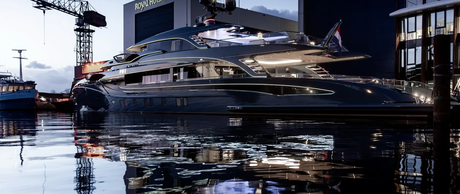 LASER LIGHT DISPLAY TO CELEBRATE PHI’S DELIVERY - Royal Huisman exact article image