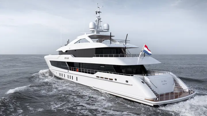 Iris Blue - Heesen official image
