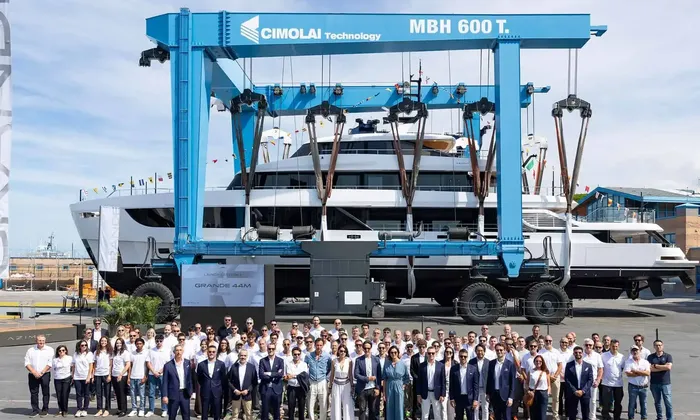 SHABBY — Azimut Grande 44M