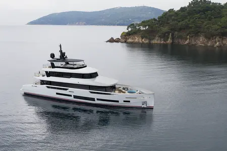 Sirena 118 Exterior 4 — Sirena Yachts