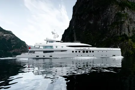 STARDUST - Damen Yachting official image