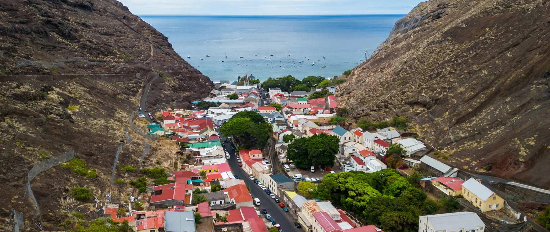 St Helena Requires Visiting Yachts to Anchor While Moorings Are Out of Service — source image