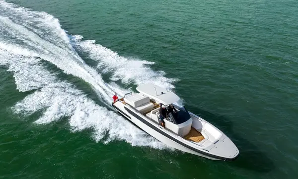 Super Yacht Tenders Formalises Crew Familiarisation for Launch and Recovery — source image