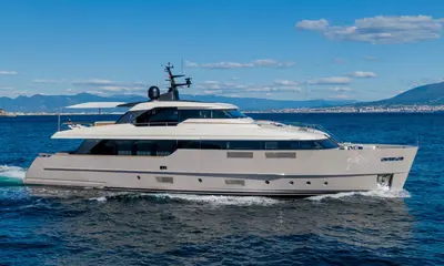 Camper & Nicholsons — official photograph of the 28.93m Sanlorenzo INVICTUS