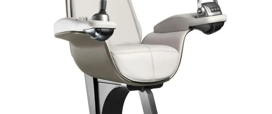 Besenzoni Brings UNICA Superyacht Helm Seats to Monaco 2026 — Besenzoni / official P470 Manta Comfort product photograph (2024 design-award graphic)