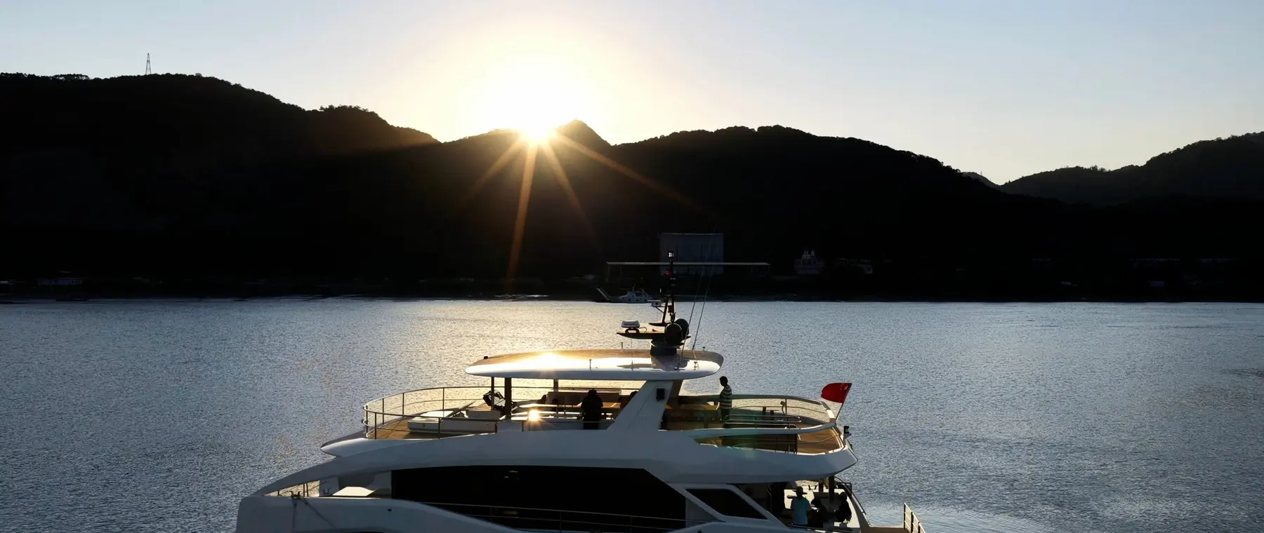 TONJO integrated yacht helm — official company image