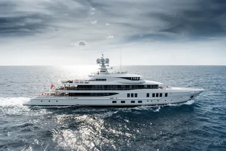 SYNTHESIS - Damen Yachting official image
