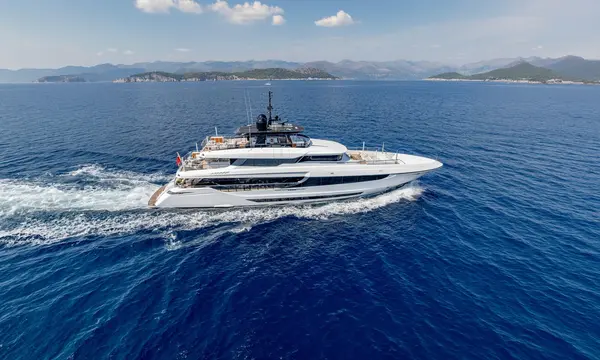 43m Mangusta Oceano 43 TOY Listed by Fraser at €20.5m After 2026 Work — source image