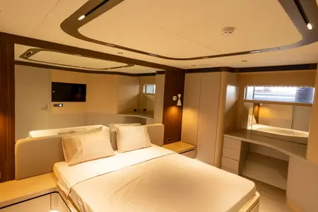 V — AvA Yachts Kando 85 — 08