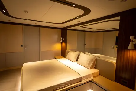 V — AvA Yachts Kando 85 — 07