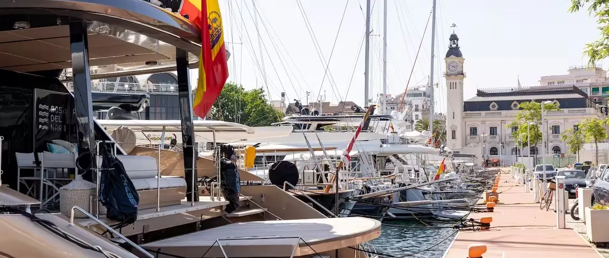 Marina Port Valencia Details 130m Berthing and Open Refit Yard Plan — source image
