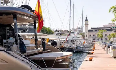 Marina Port Valencia Details 130m Berthing and Open Refit Yard Plan — source image