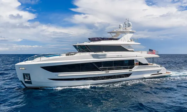 28.66m Horizon WATER LILLY Joins Denison Sales Fleet in Florida — source image