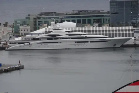 Maryah - File:2017 Maryah (ship, 2014) in Barcelona.jpg