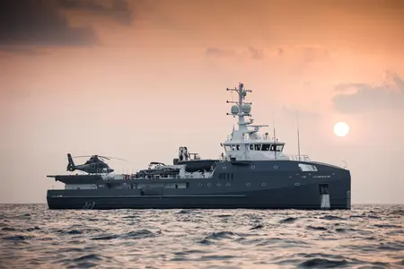 Yacht Support 6711 - Damen Yachting official image